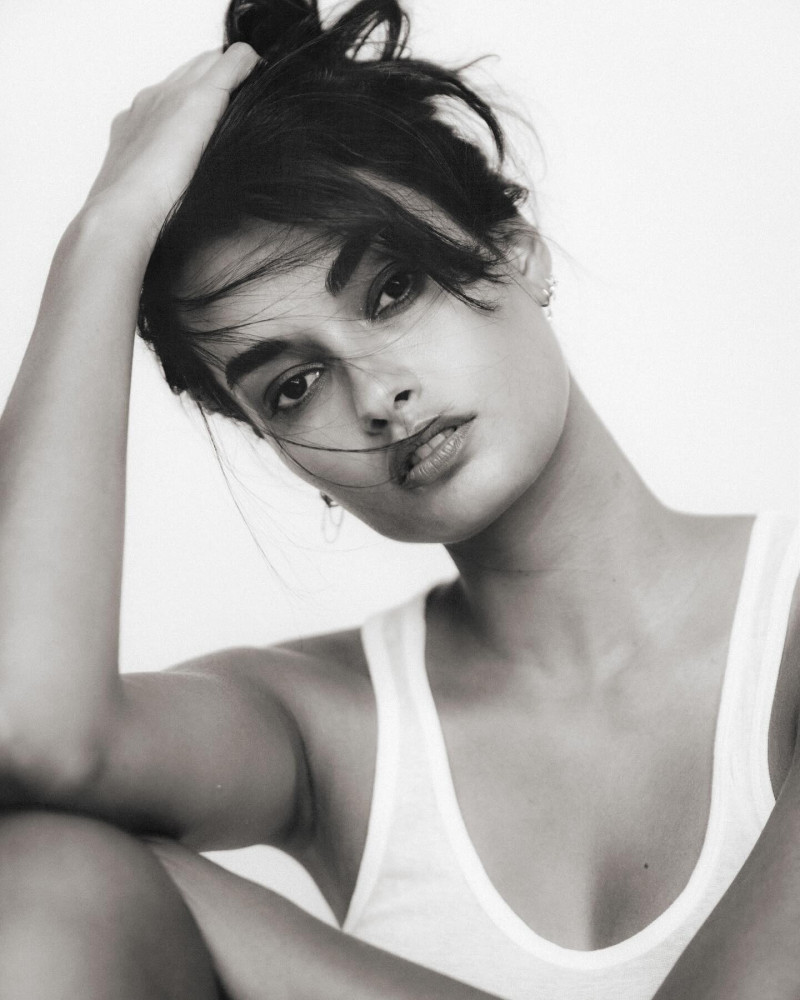 Photo of model Gizele Oliveira - ID 718791