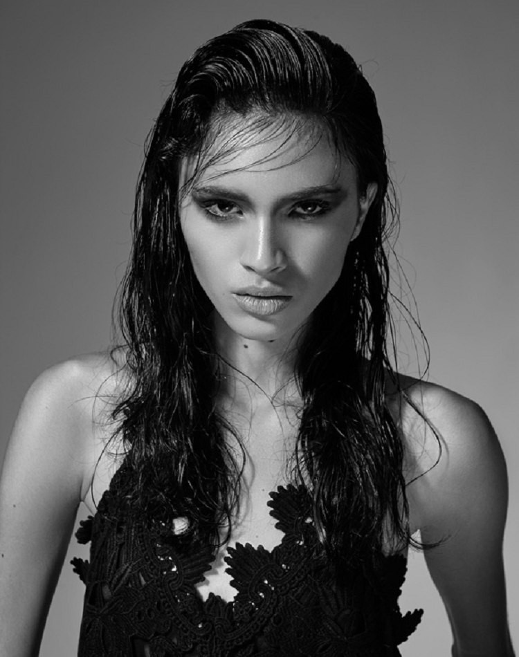 Photo of model Aira Ferreira - ID 586036