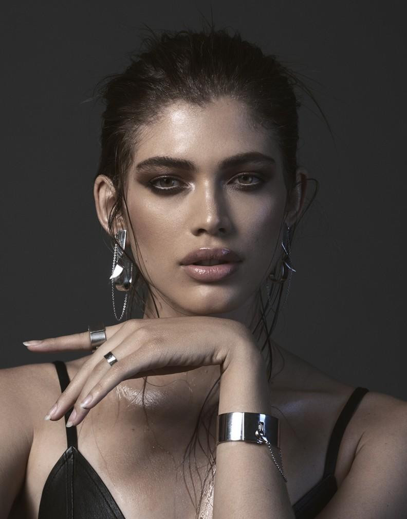 Photo of model Valentina Sampaio - ID 586366