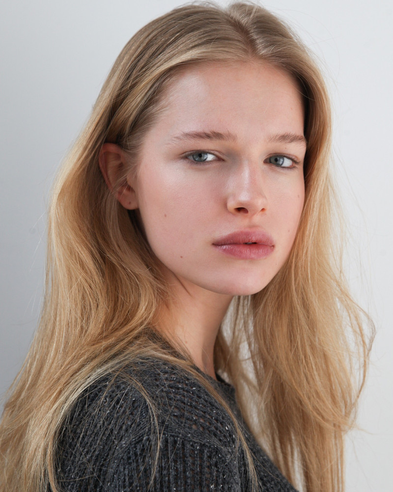 Photo of fashion model Emily Unkles - ID 589896 | Models | The FMD