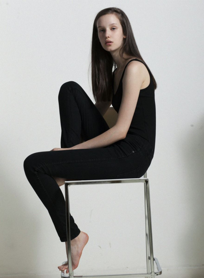 Photo of model Noemi Jonas - ID 590499