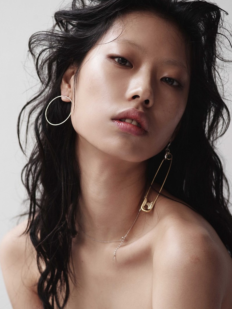Photo of model Heejung Park - ID 593958