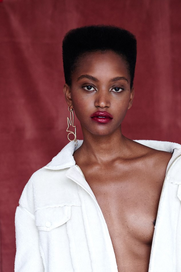 Photo of model Christelle Yambayisa - ID 597993