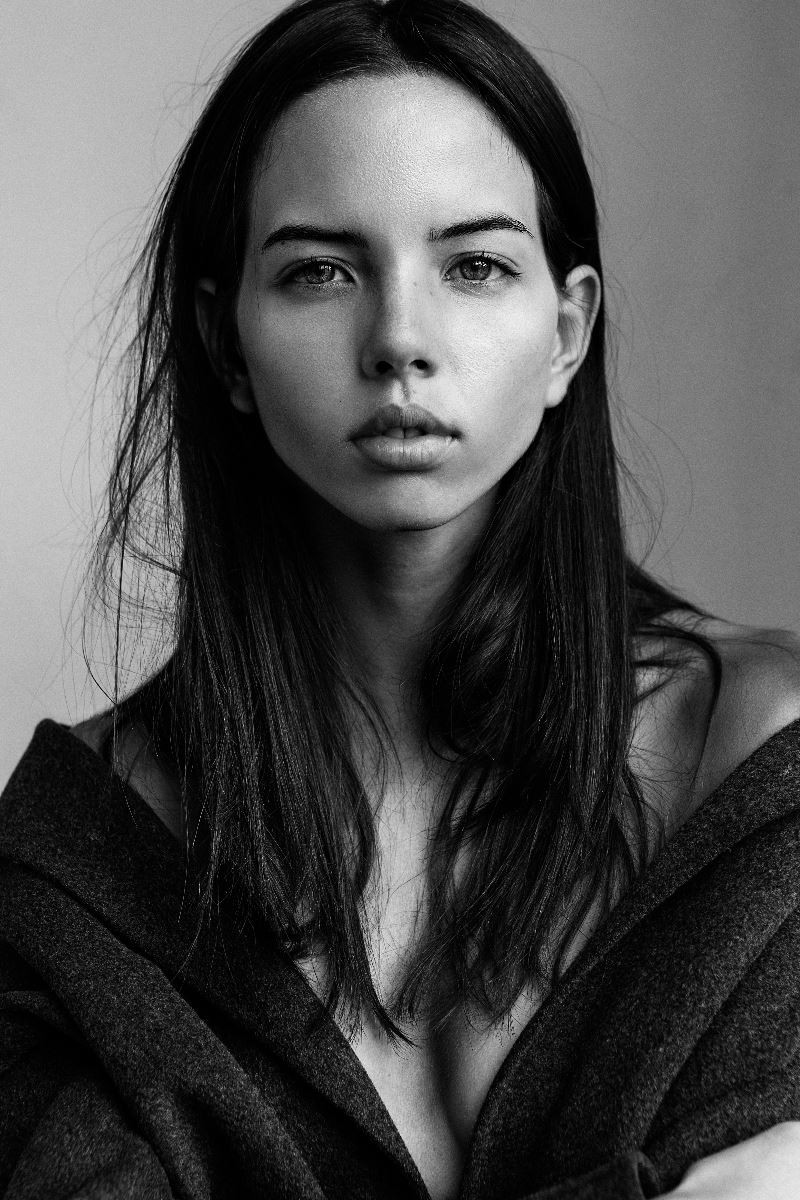 Photo of model Adriana Mora - ID 599984