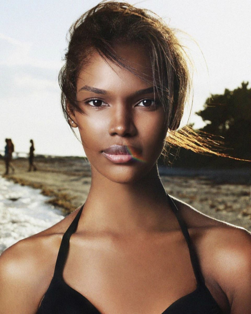 Photo of model Eftagine Fevilien - ID 603877