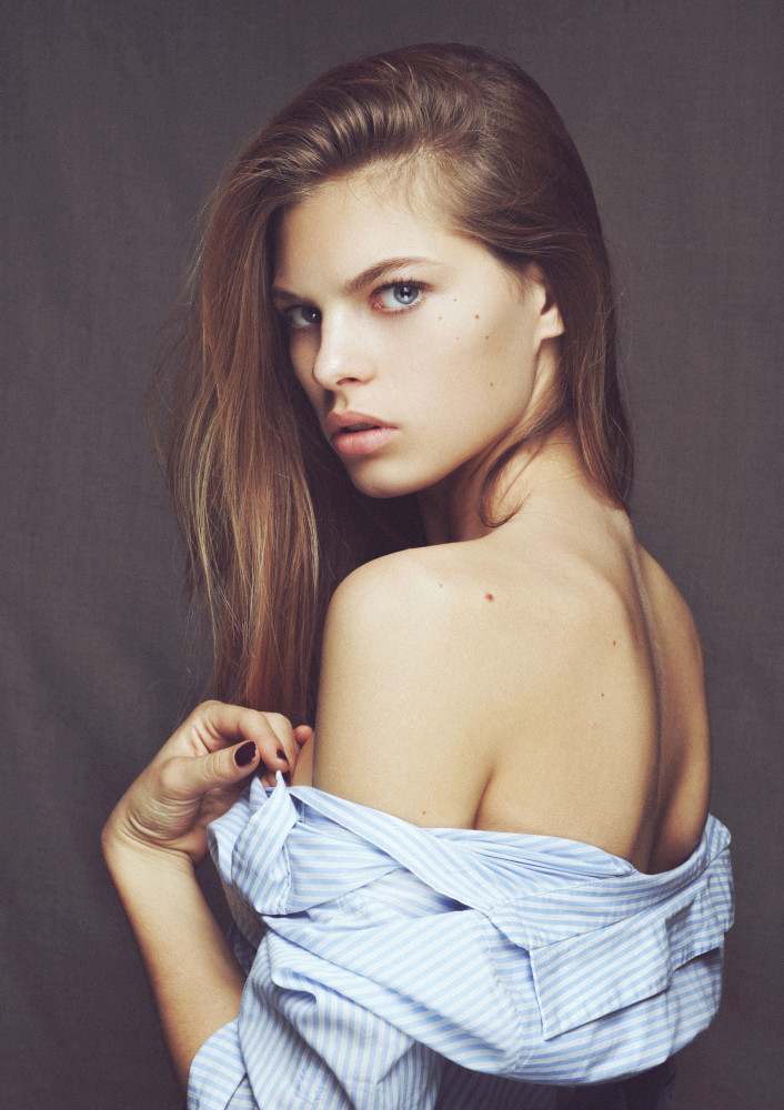 Photo of model Zoe Gegout - ID 611162