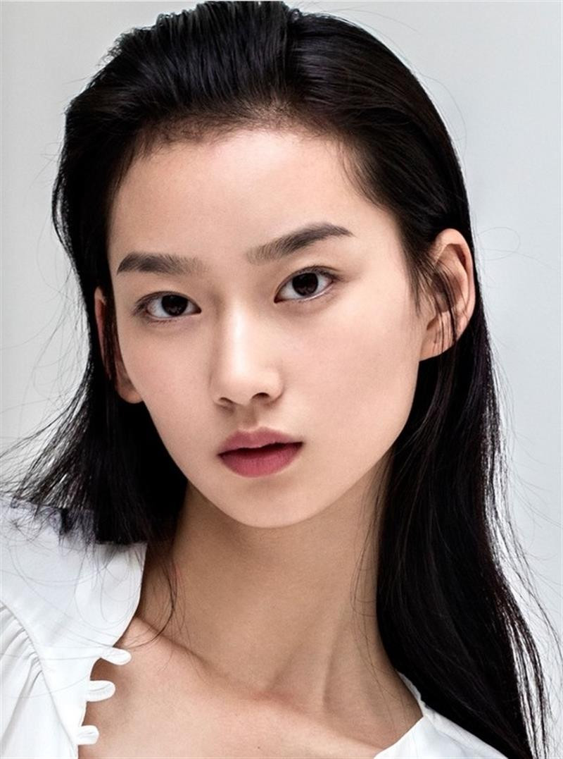 Photo of fashion model Ziwei Cao - ID 612702 | Models | The FMD