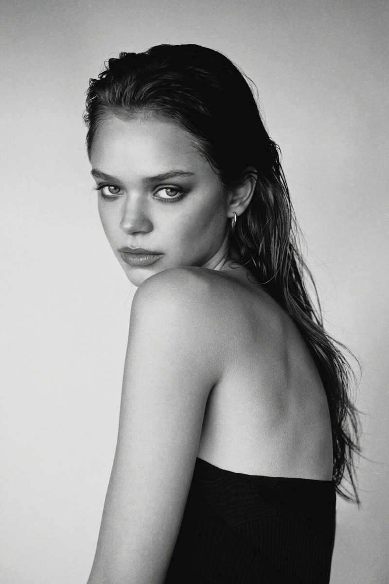 Photo of model Victoria Villezcas - ID 724528