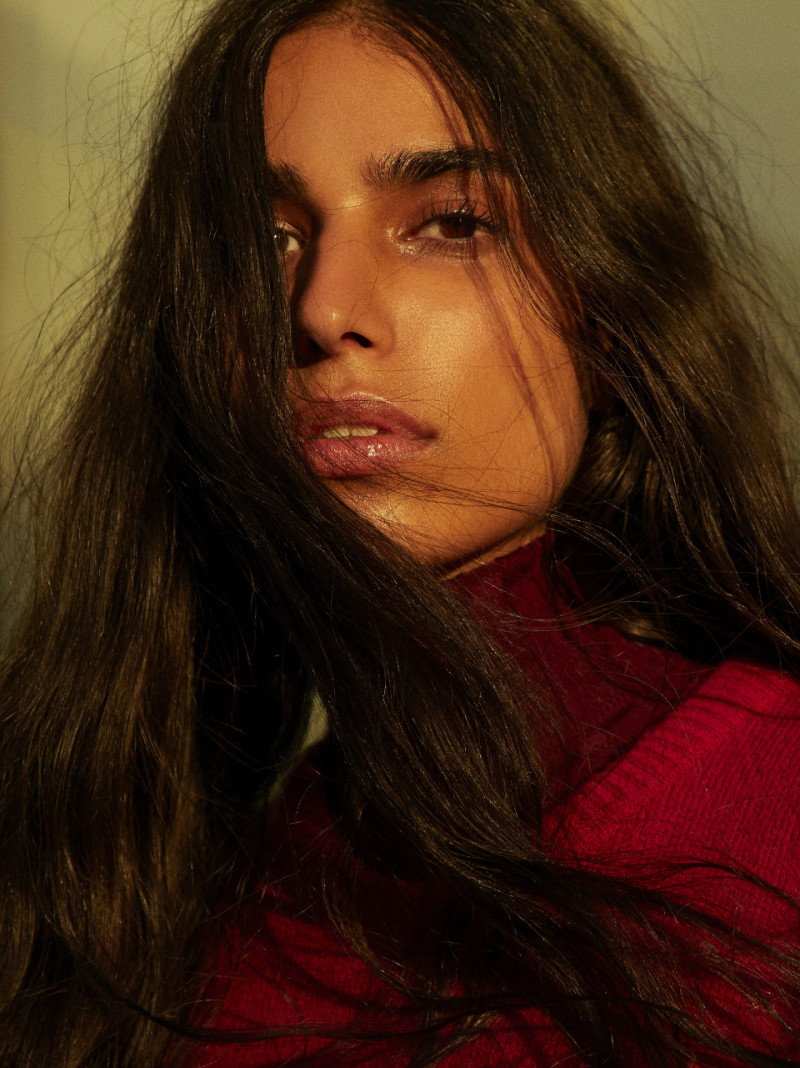 Photo of model Anisha Sandhu - ID 620723