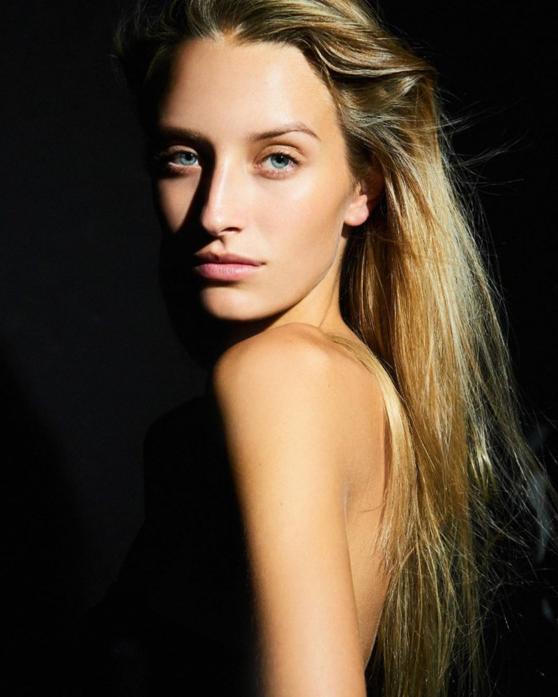 Photo of model Isabelle Schilling - ID 621125