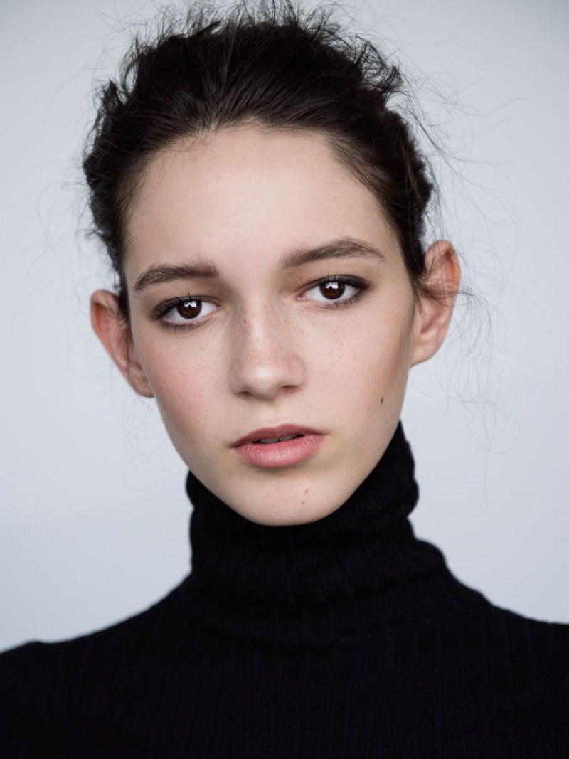 Photo of model Maya  Frankel - ID 622506