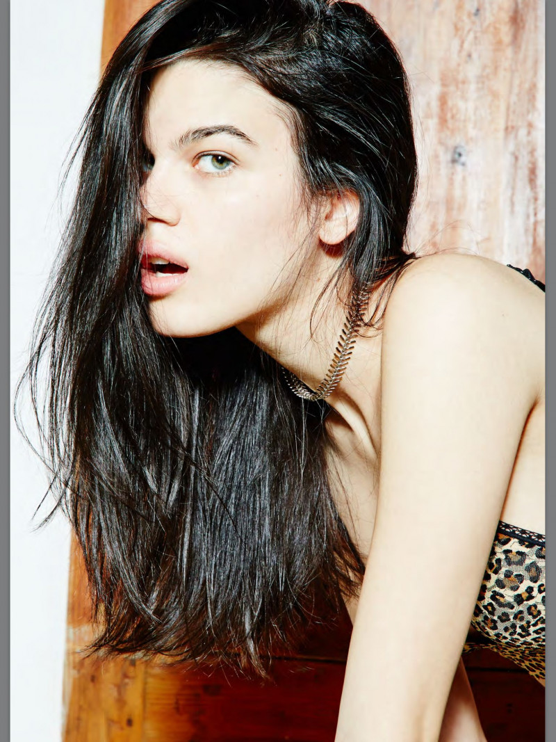 Photo of model Elena Azzaro - ID 622889