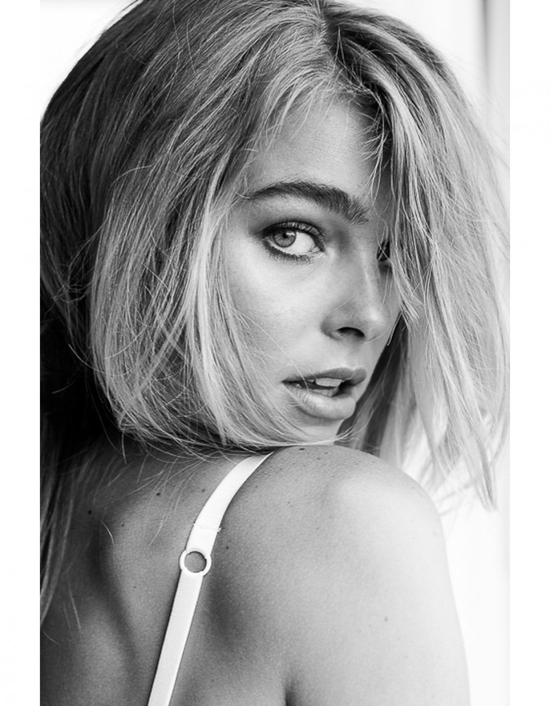 Photo of model Elizabeth Turner - ID 628490