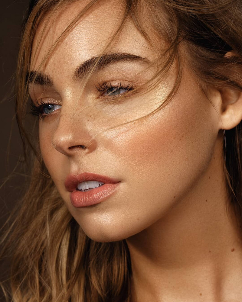 Photo of model Elizabeth Turner - ID 628753