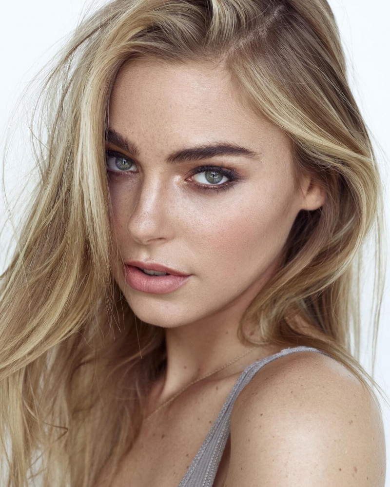 Photo of model Elizabeth Turner - ID 628754