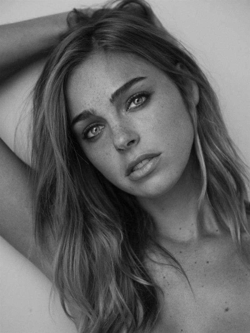 Photo of model Elizabeth Turner - ID 628808