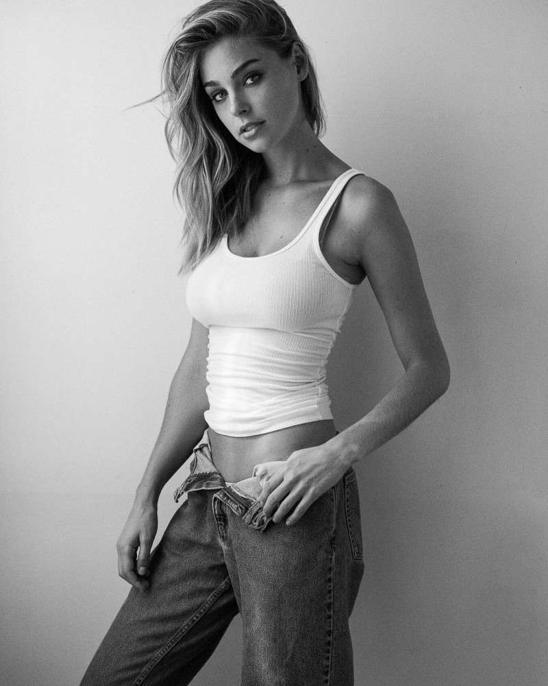 Photo of model Elizabeth Turner - ID 628820