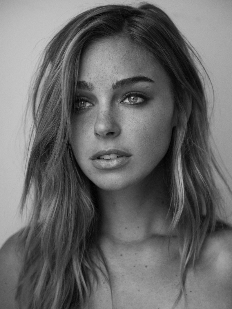 Photo of model Elizabeth Turner - ID 628828