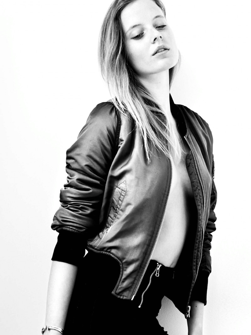 Photo of model Emily Steel - ID 490894
