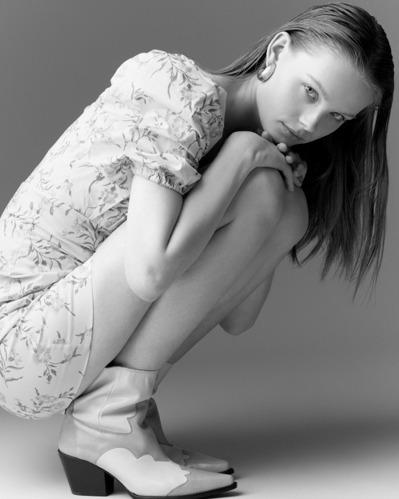 Photo of model Tara Halliwell - ID 634505