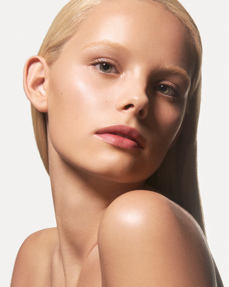 Photo of model Tara Halliwell - ID 729511