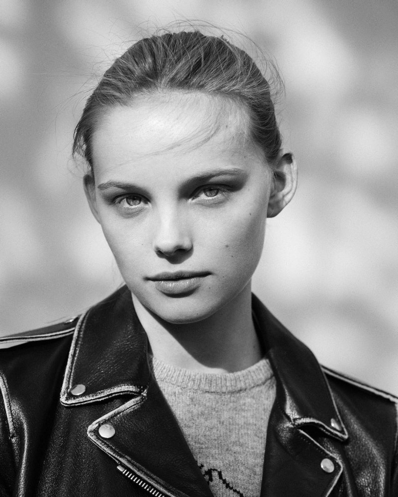 Photo of model Tara Halliwell - ID 729513