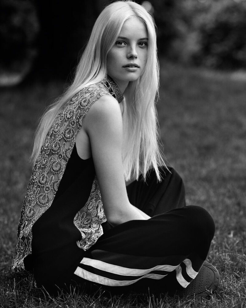 Photo of model Tara Halliwell - ID 729522