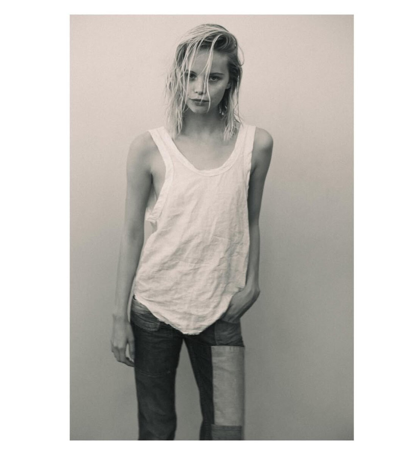 Photo of model Tara Halliwell - ID 729531