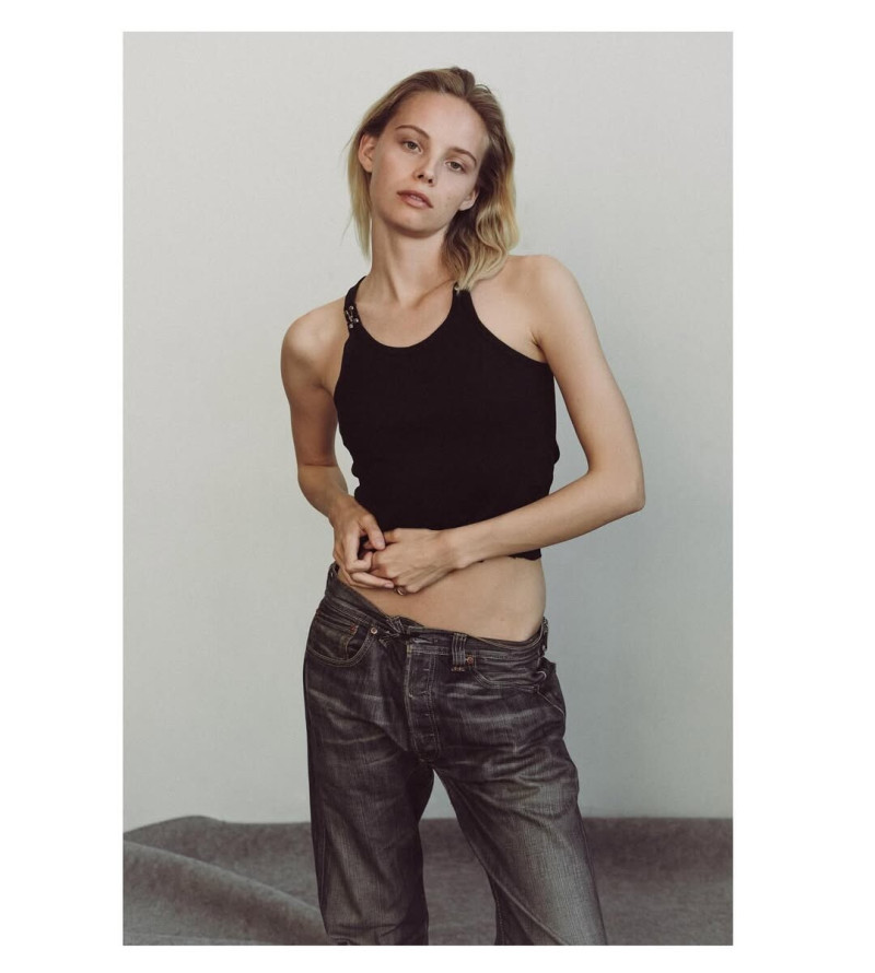 Photo of model Tara Halliwell - ID 729536