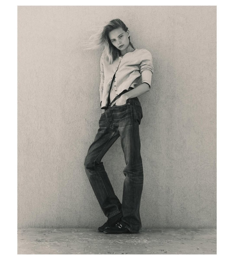 Photo of model Tara Halliwell - ID 729538