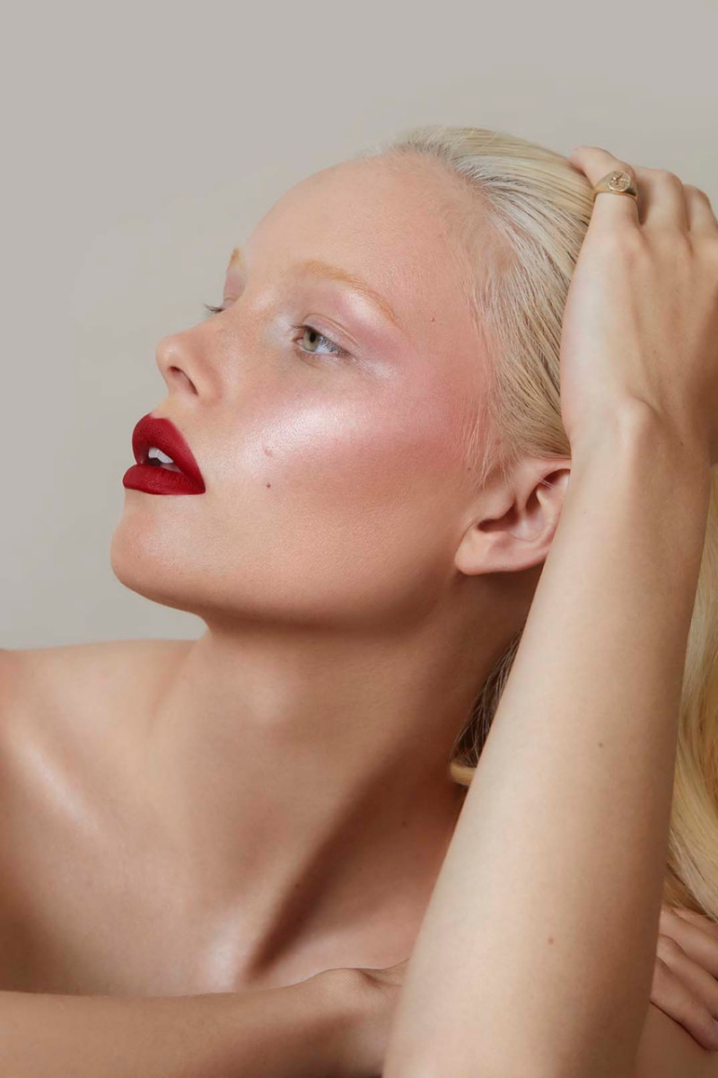 Photo of model Tara Halliwell - ID 729547