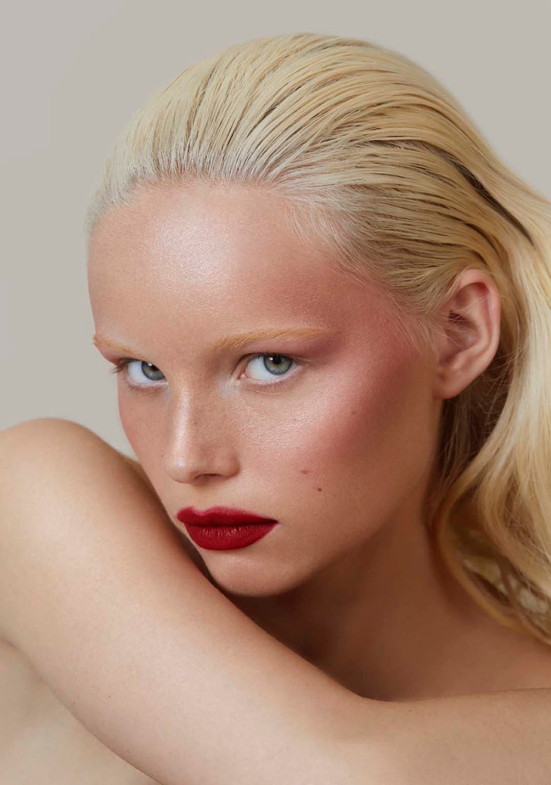 Photo of model Tara Halliwell - ID 729553