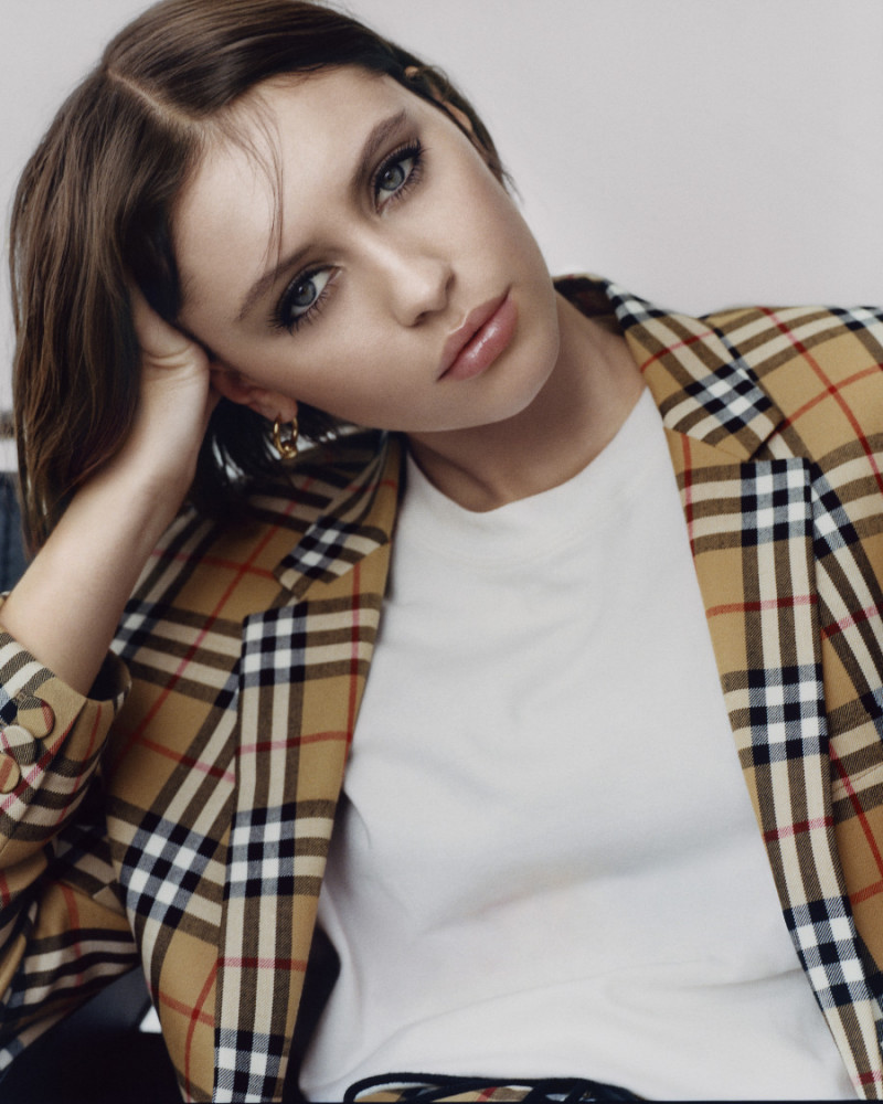 Photo of model Iris Law - ID 637172