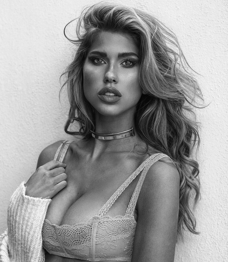 Photo of model Kara Del Toro - ID 637688