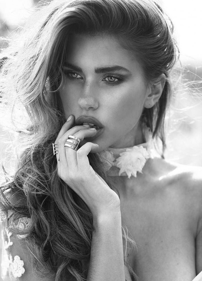 Photo of model Kara Del Toro - ID 637690