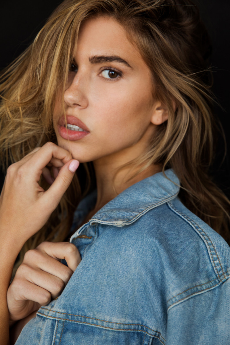 Photo of model Kara Del Toro - ID 637735