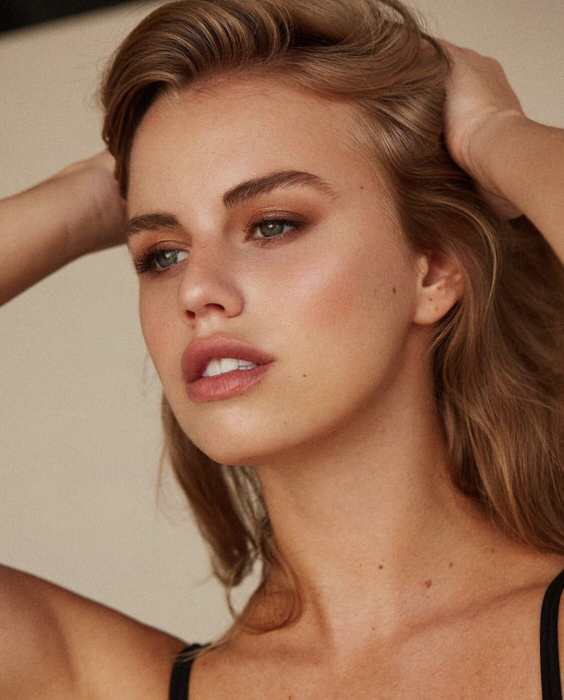 Photo of model Emily Effy Harvard - ID 639858