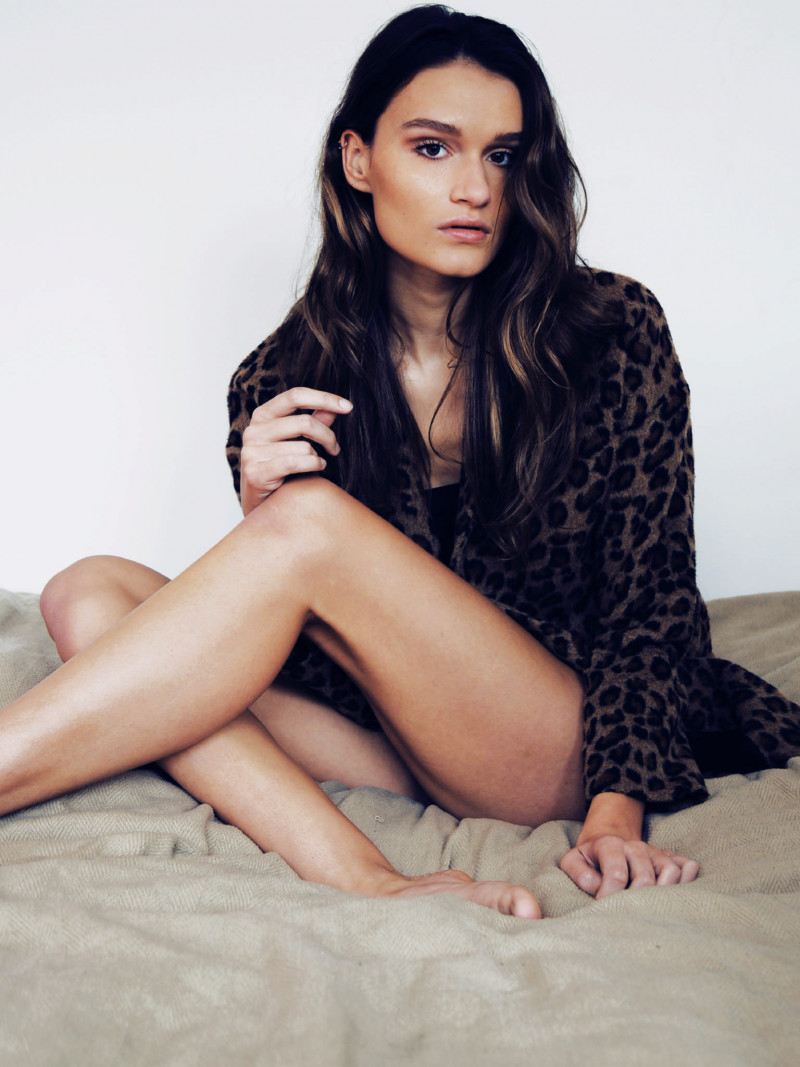 Photo of model Lydia Beesley - ID 491990