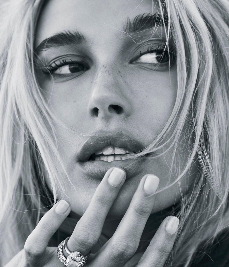 Photo of model Hailey Baldwin Bieber - ID 690887