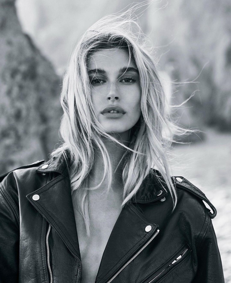 Photo of model Hailey Baldwin Bieber - ID 690889