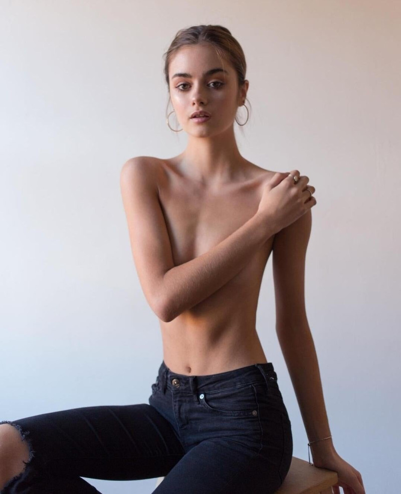 Photo of model Cate Collins - ID 681422