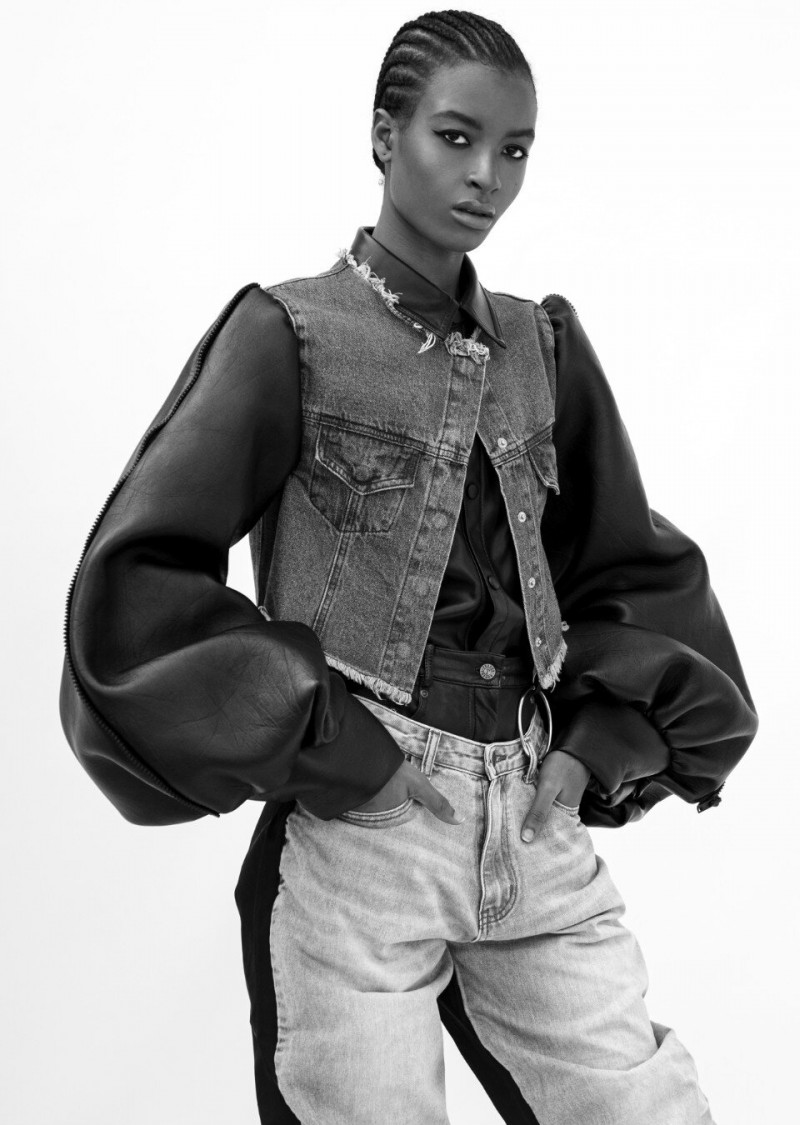 Photo of model Saibatou Toure - ID 658792