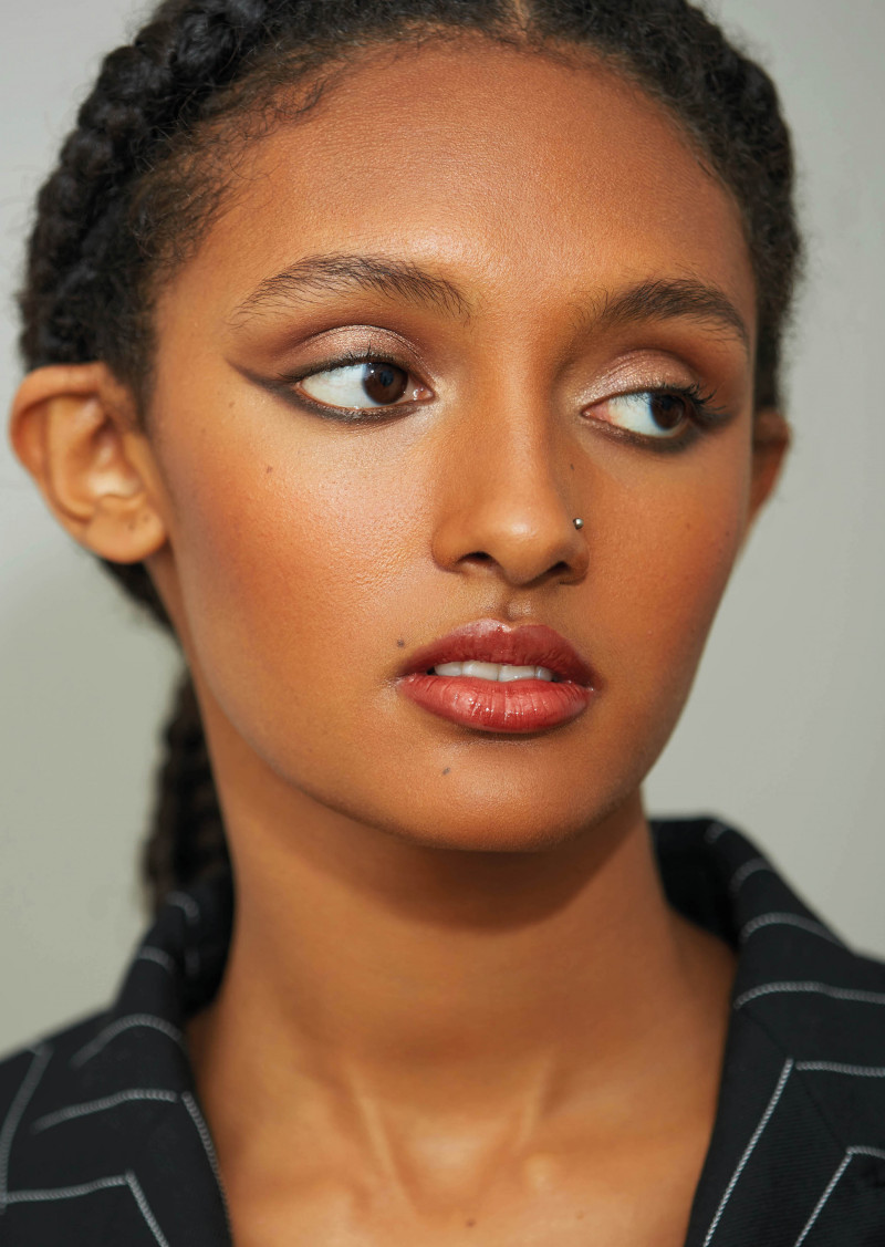 Photo of model Mylene Herani - ID 665740