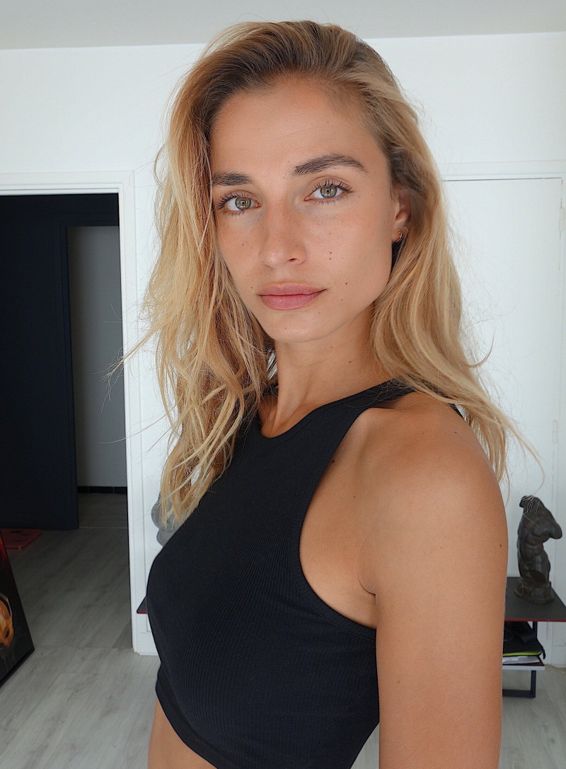 Photo of model Aude-Jane Deville - ID 666998