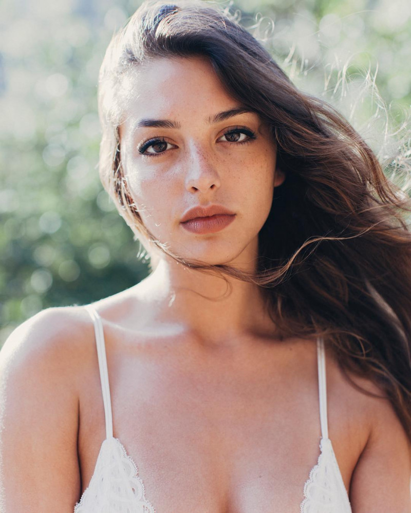 Photo of model Celine Farach - ID 667275