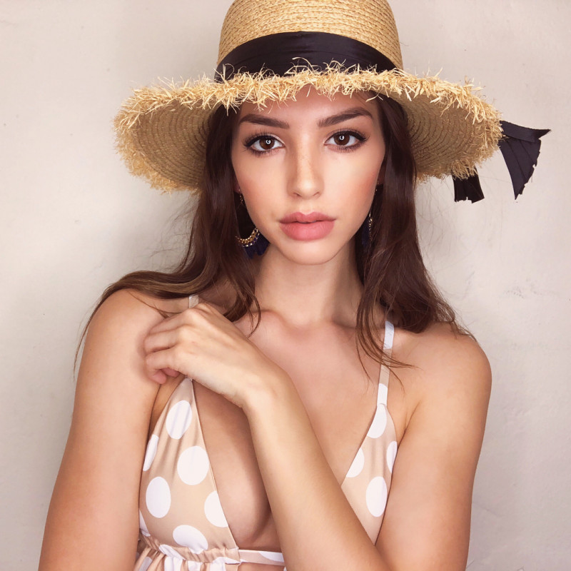 Photo of model Celine Farach - ID 667507