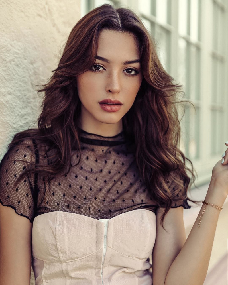 Photo of model Celine Farach - ID 667551