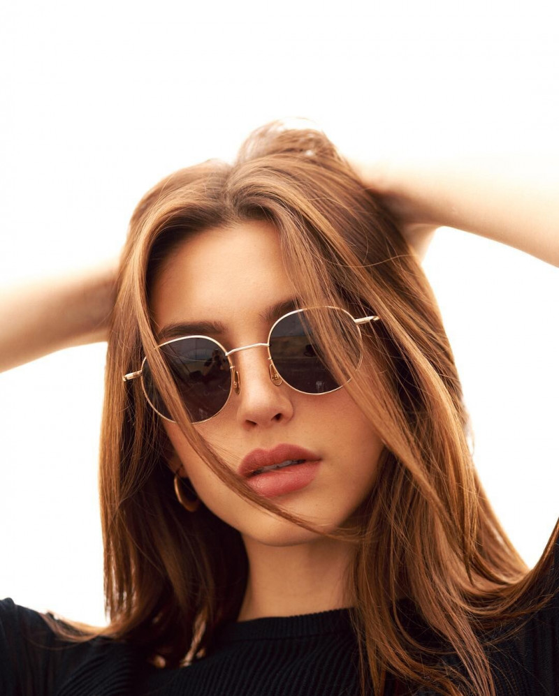 Photo of model Celine Farach - ID 667578