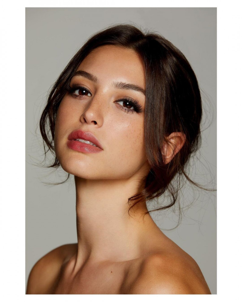 Photo of model Celine Farach - ID 667723