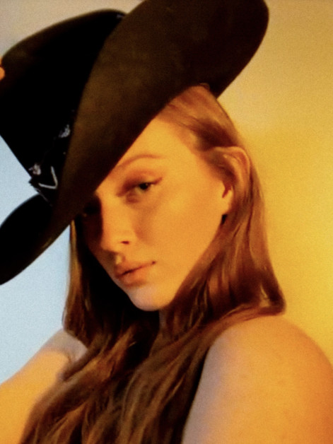 Photo of model Larsen Thompson - ID 671101